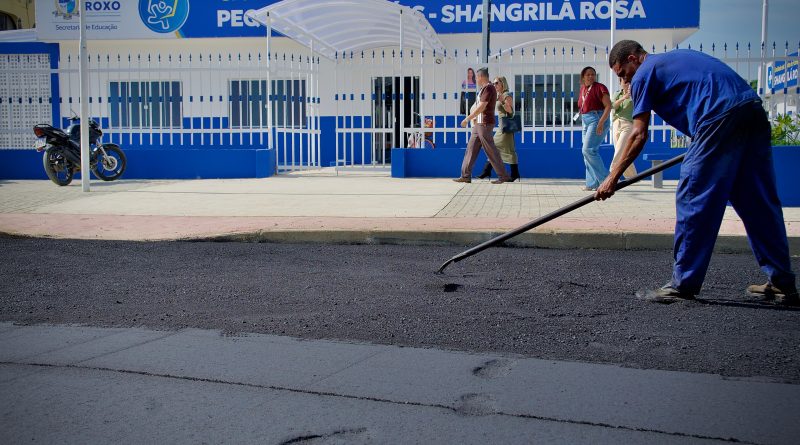 Prefeitura de Belford Roxo realiza colocação de novo asfalto em vias do Complexo Shangrilá Rosa