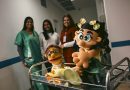 Maternidade estadual recebe bebês com touquinhas do Brasil e recordação especial do parto
