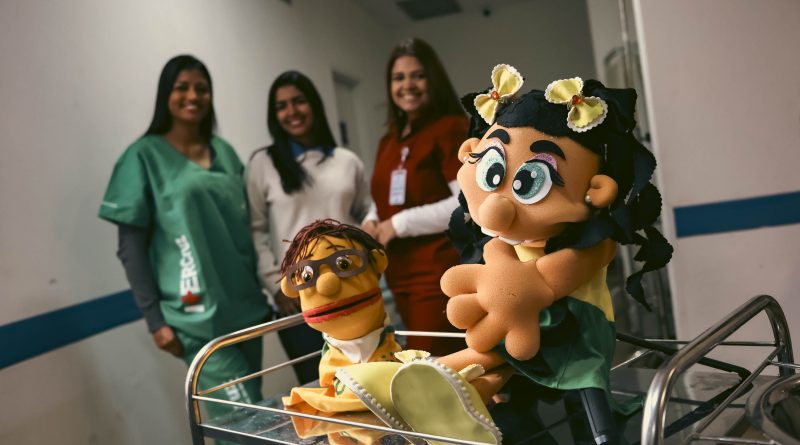 Maternidade estadual recebe bebês com touquinhas do Brasil e recordação especial do parto