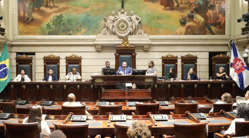 Câmara do Rio: Comissão reúne órgãos públicos e sociedade civil para discutir políticas públicas de segurança da infância e juventude