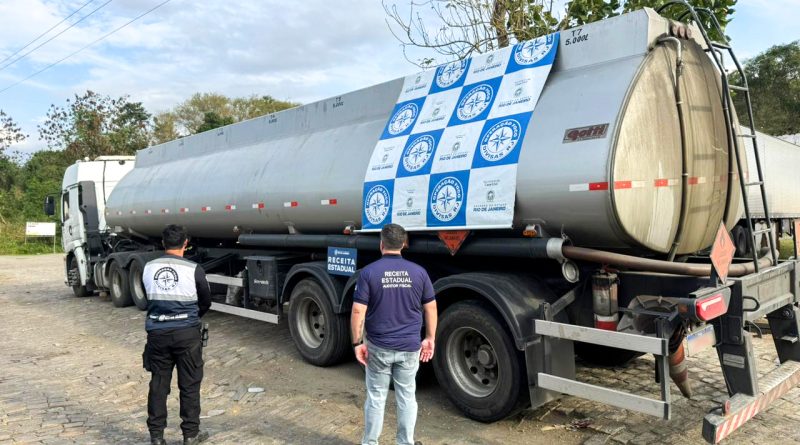 Receita Estadual e Operação Foco apreendem 25 mil litros de etanol em Bangu