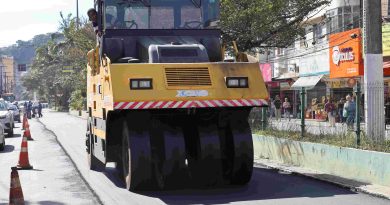 Prefeitura de Teresópolis faz operação tapa-buracos nos bairros e acompanha o asfaltamento da Reta