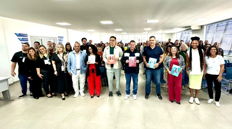 Irmãos Nogueira inspiram professores durante formação continuada da Educação de Meriti
