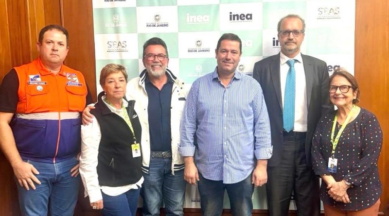 Prefeito Léo Vieira garante ampliação do programa Limpa Rio e obras em rios de Meriti