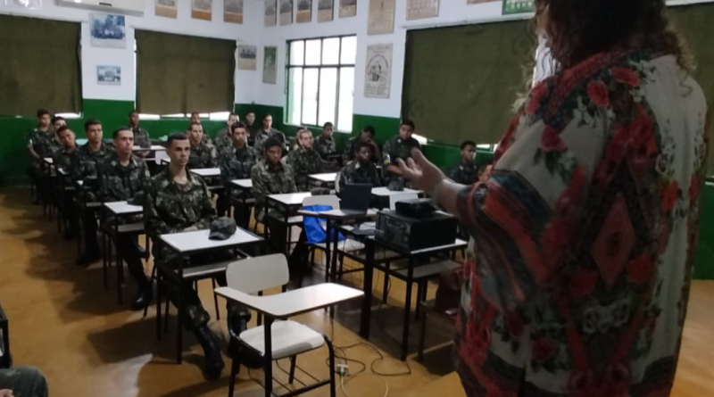 Porciúncula: Sala do Empreendedor realiza palestra no TG sobre finanças pessoais