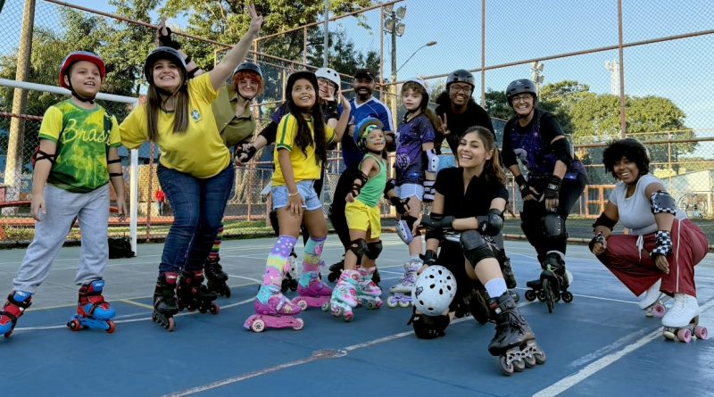 Aulas gratuitas de patins realizam sonhos de infância de mães e filhos em Nova Iguaçu