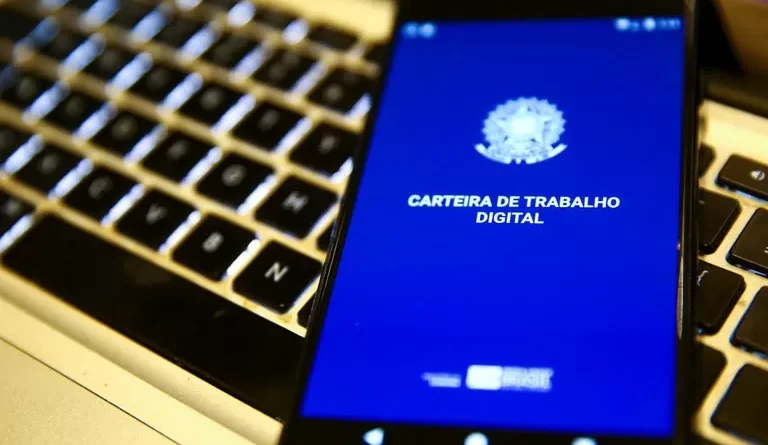Governo do Estado divulga 2,4 mil vagas de emprego formal, estágio e Jovem Aprendiz esta semana