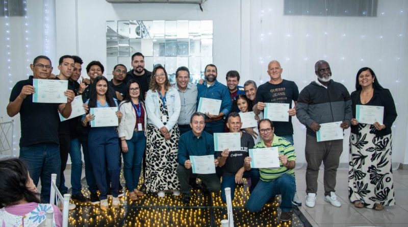 SETRAB de Nilópolis e Firjan/SENAI realizam formatura de 68 alunos