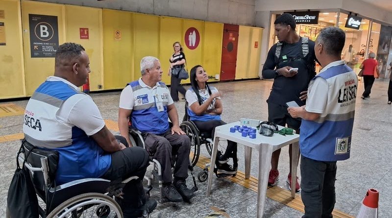 Estação Carioca do MetrôRio recebe ação de conscientização da Operação Lei Seca