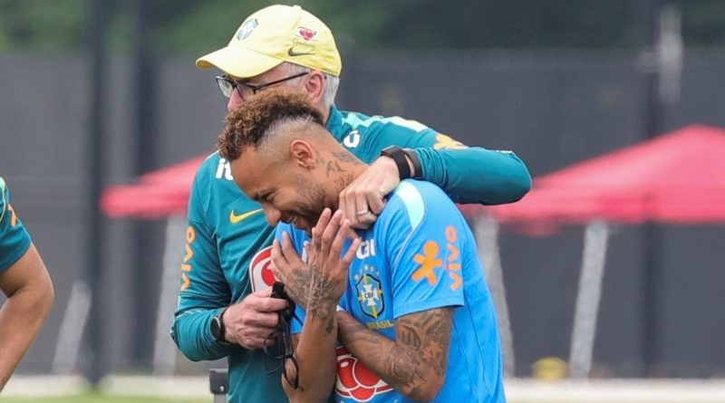 Em rara condição de reserva, Neymar ganha elogios por postura e fortalece relação com Ancelotti