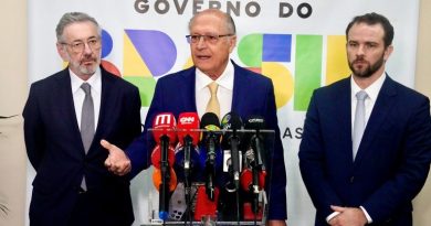 “O caminho vai ser dialogar para que não ocorra”, afirma Alckmin, sobre ameaça de taxação dos EUA a produtos brasileiros