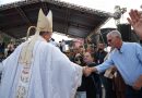 Milhares de fiéis se reúnem em procissão pela ruas de São Gonçalo para encerrar o maior Corpus Christi da América Latina