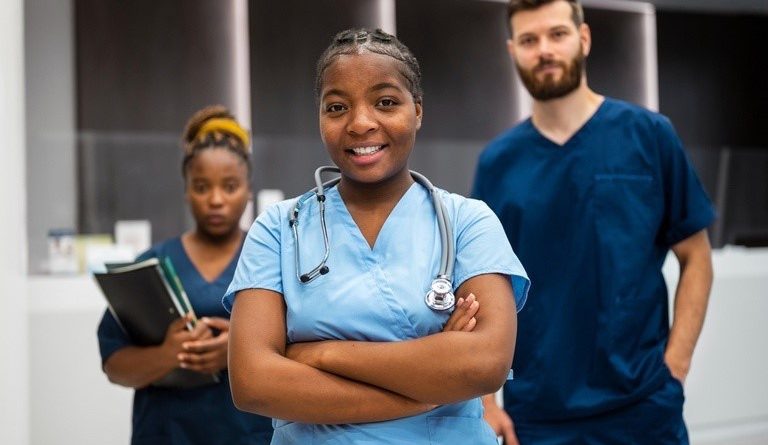 Candidatos a residência médica e em saúde já podem se inscrever para o Enare 2026/2027