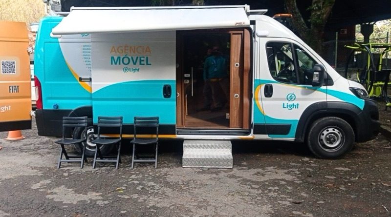 Light leva Agência Móvel a quatro municípios e orienta clientes sobre atendimento no feriado de São João de Meriti