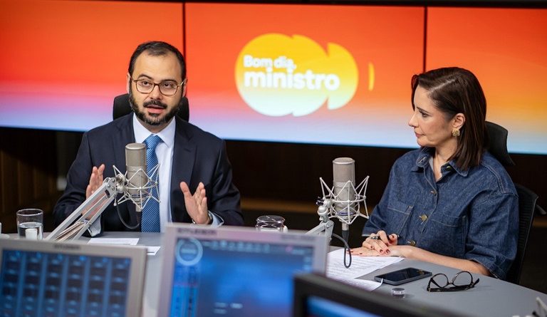 Contrata+Brasil:&nbsp;“A gente pode ter uma revolução na distribuição de renda”, afirma Paulo Pereira
