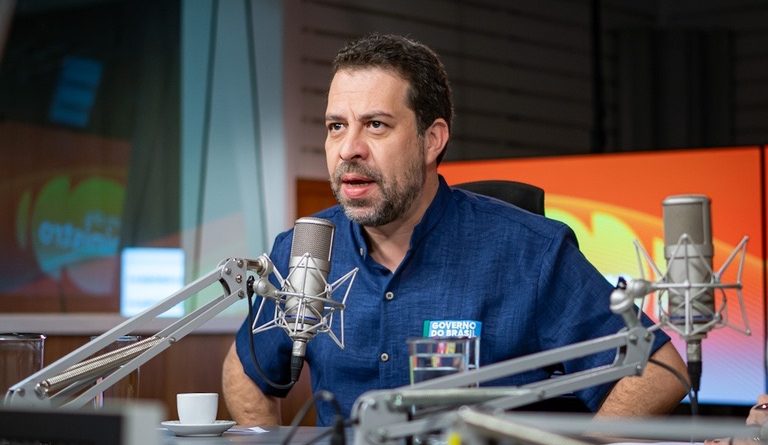 “Vamos insistir para que haja uma lei que defenda os trabalhadores de aplicativos”, destaca Guilherme Boulos