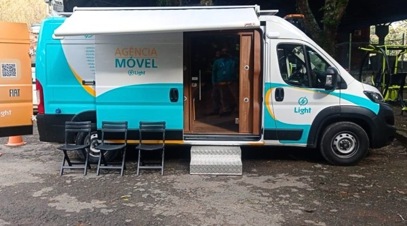 Light leva Agência Móvel a quatro municípios e orienta clientes sobre atendimento no feriado de São João de Meriti