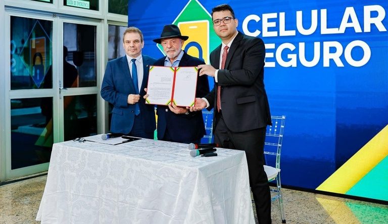 “Muita coisa vai mudar se ousarem roubar um celular daqui para frente”, diz Lula no lançamento da nova fase do Celular Seguro