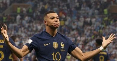 França deslancha no segundo tempo, bate Senegal e Mbappé supera Pelé e Messi em artilharia das Copas