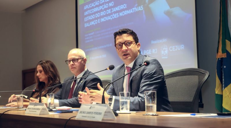 Governo do Rio de Janeiro comprará mais de 10,6 mil fuzis para a segurança pública com recursos financeiros recuperados na Justiça oriundos de corrupção