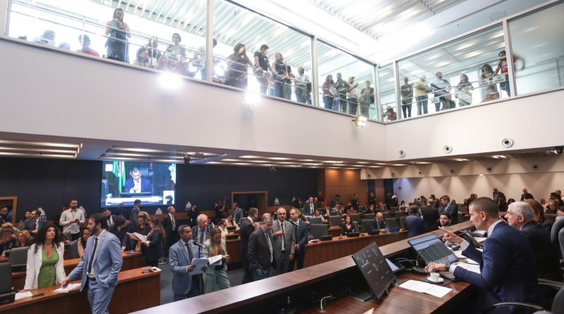 Agora é Lei: Aprovado pela ALERJ, adicional de desenvolvimento funcional para Servidores Públicos do Estado entra em vigor
