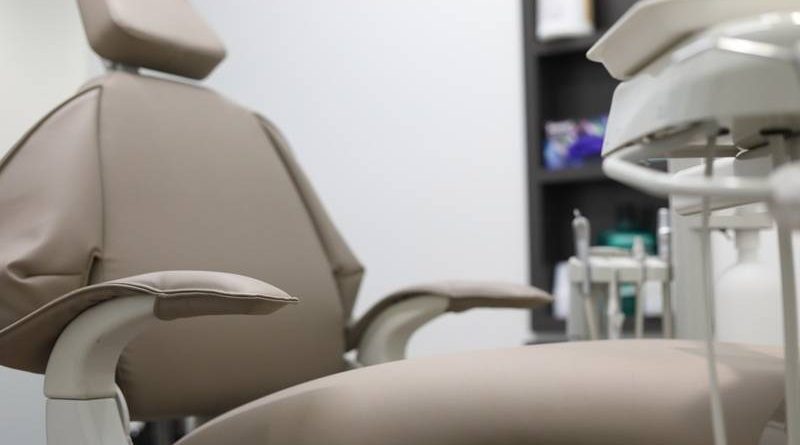 Petrópolis: Campanha Julho Neon: último dia de atendimento odontológico no terceiro turno acontece na quinta-feira (30/7)