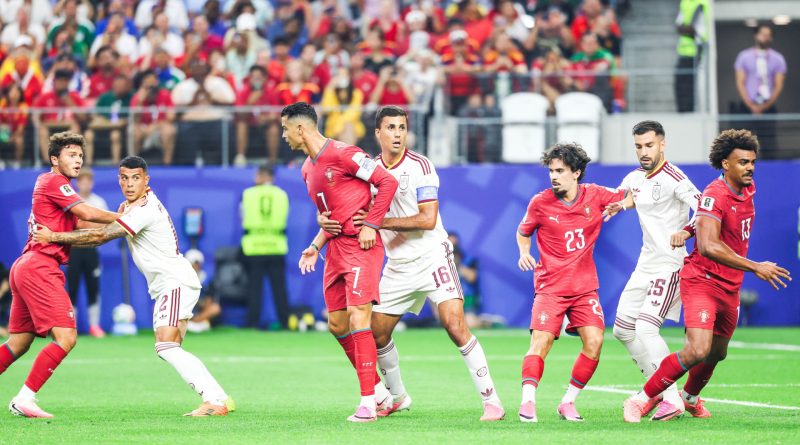 Espanha marca no fim, vence Portugal e vai às quartas da Copa do Mundo