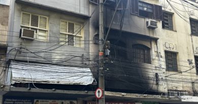 Polícia investiga incêndio que destruiu gráfica após arrombamento no Centro de Niterói