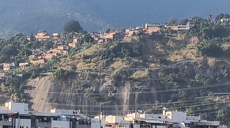 Tiroteio volta a assustar moradores do Morro do Cruz