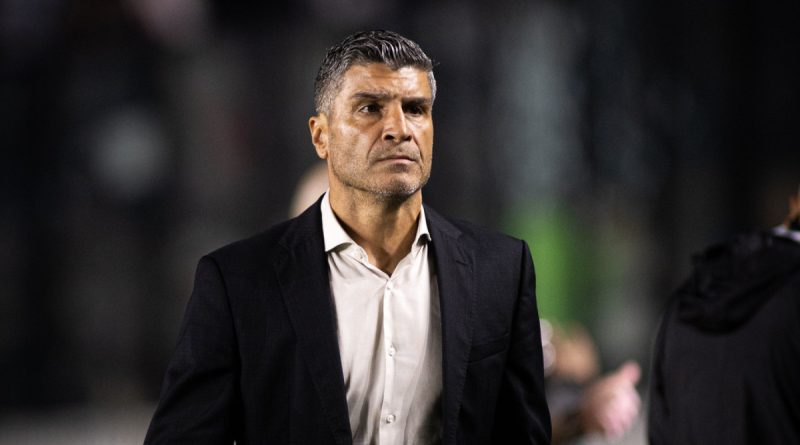 Com contratações travadas, Vasco decide futuro em dois mata-matas