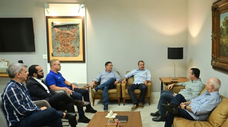 Prefeito de Campos garante tratamento oncológico regional