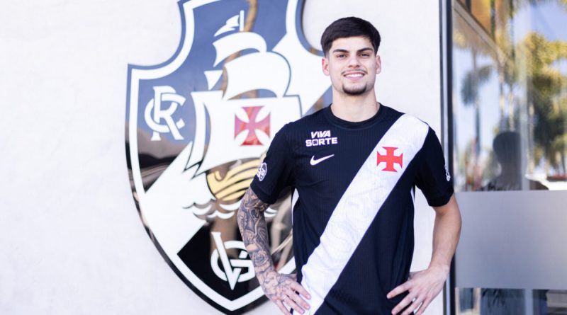 Vasco oficializa a contratação do lateral-esquerdo Paulinho