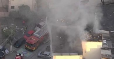 Incêndio atinge imóvel na Avenida Brasil, na altura de Irajá
