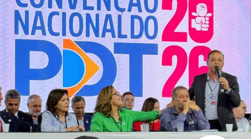 Rodrigo Neves participa da convenção nacional do PDT, que oficializou o apoio do partido à candidatura do presidente Lula à reeleição