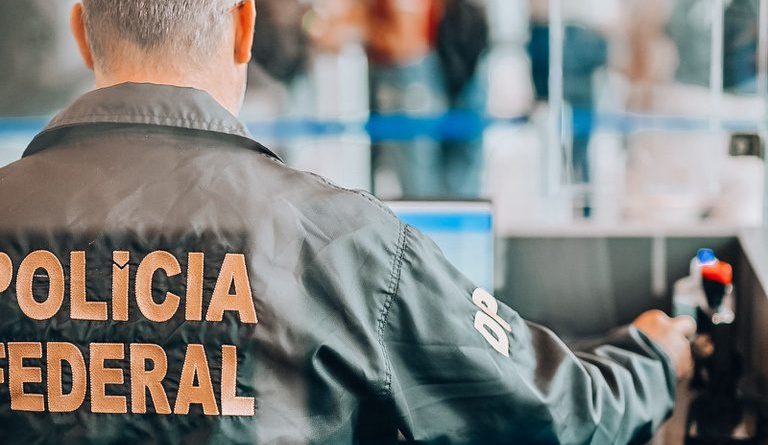 PF faz operações contra tráfico internacional de drogas