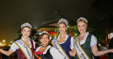 Realeza da Oktoberfest de Blumenau prestigia a Bauernfest de Petrópolis