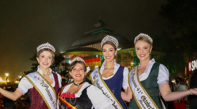 Realeza da Oktoberfest de Blumenau prestigia a Bauernfest de Petrópolis