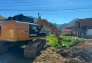 Com alerta para os impactos do El Niño, Prefeitura de Japeri intensifica limpeza do Canal da Chacrinha
