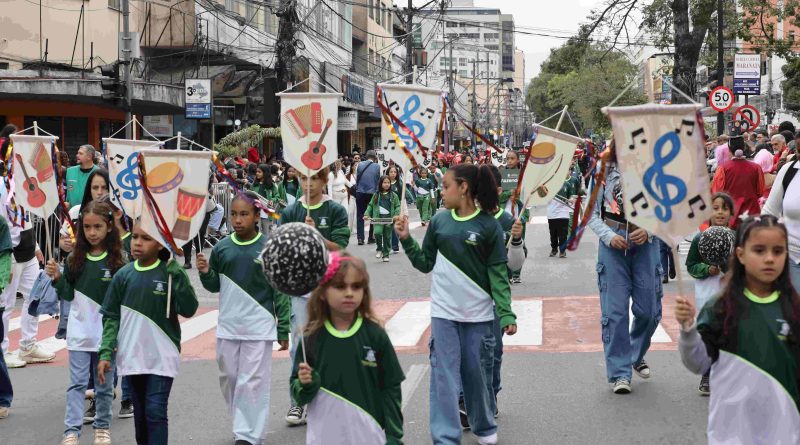 Teresópolis: Secretaria de Educação divulga calendário de distribuição do Cartão do Novo Uniforme Escolar para o Ensino Fundamental
