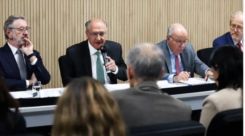 Governo apresenta ações para fortalecer setores afetados por tarifas dos Estados Unidos
