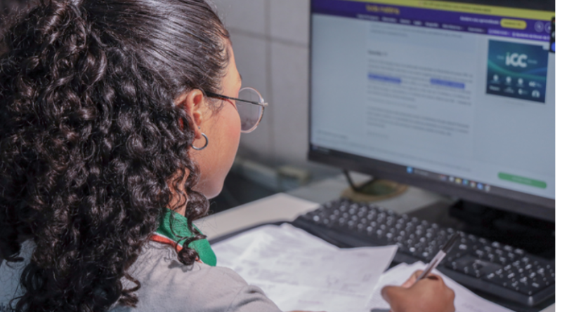 Mais brasileiros entram no mundo digital e uso da internet supera 90% da população pela primeira vez na história
