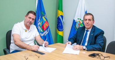 Prefeito de Meriti Léo Vieira assina convênio para implantação do RAS da Polícia Civil