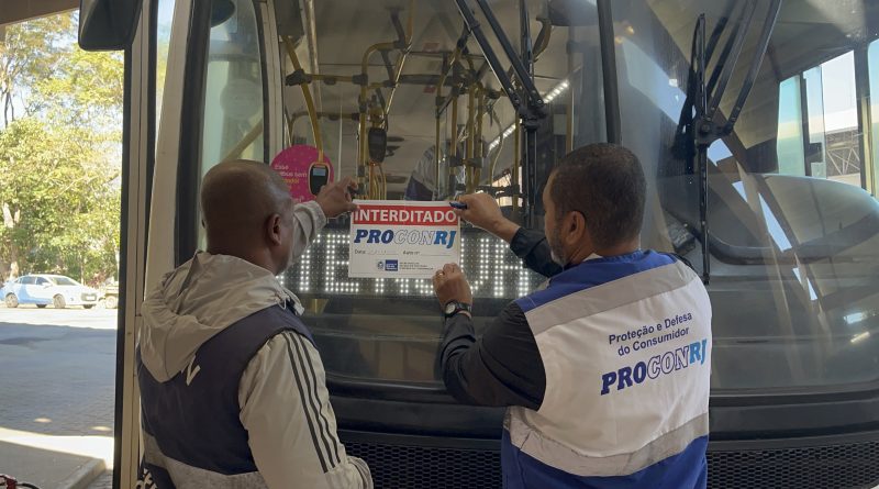 Fiscalização na Região Serrana e na Baixada Fluminense retira ônibus de circulação por falhas que comprometiam a segurança dos passageiros