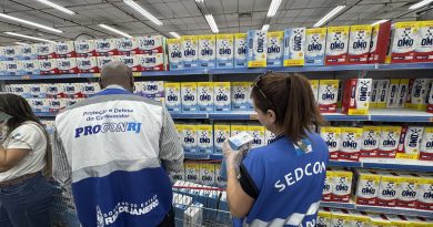 Sabão em pó é apreendido por indício de falsificação durante fiscalização em Nova Iguaçu