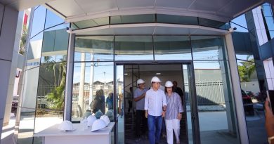 Prefeito Rodrigo Neves vistoria implantação do Supercentro de Exames e obras de nova escola na Região Oceânica