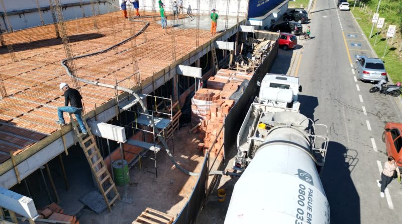 Porto Real: Construção da Clínica de Hemodiálise avança com concretagem da laje