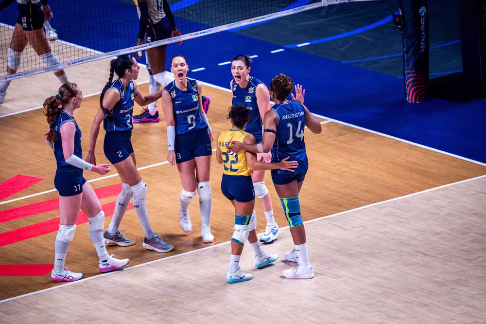 Brasil vence Itália e vai à final da Liga das Nações de vôlei feminino