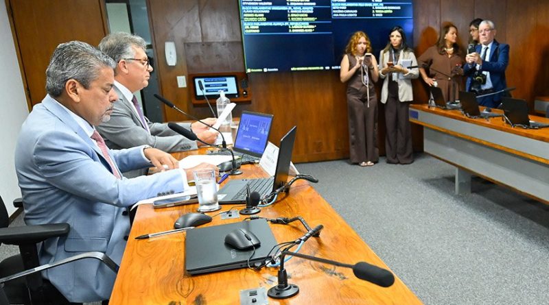 CTFC aprova convites a ministros da Fazenda e da Previdência