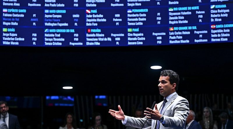PEC dos agentes de saúde tem segunda sessão de discussão nesta terça
