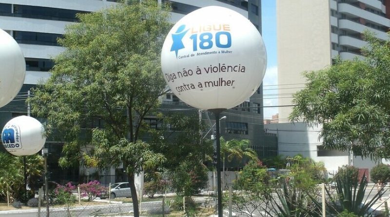 Senado pode votar divulgação obrigatória do Ligue 180, para atendimento à mulher